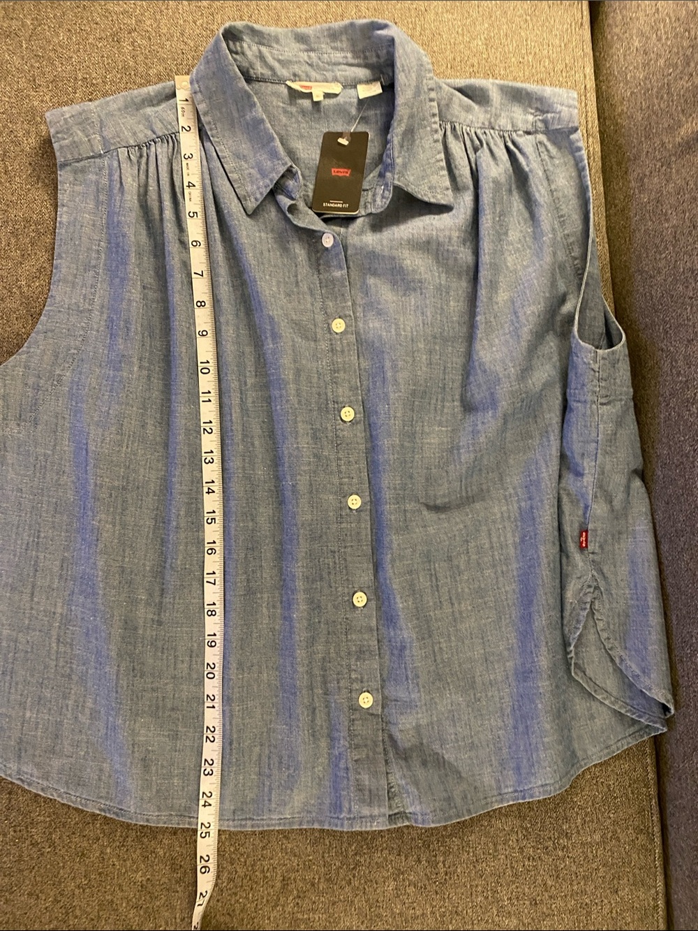 Levi's Gracen Blouse Sleeveless Button-Down Chambray - Size XL - 100% Cotton - Picture 4 of 8